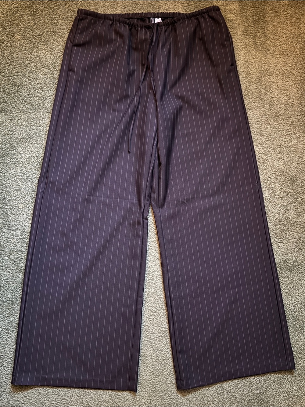 NWOT H&M Black Pinstripe Drawstring Wide Leg Pants - Size Medium